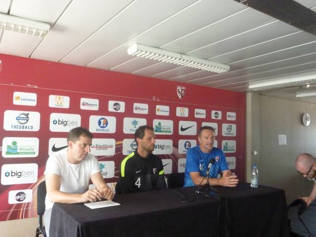 Sylvain Marchal de retour au FC Metz  : Sylvain Marchal entouré de Philippe Gaillot et Albert Cartier